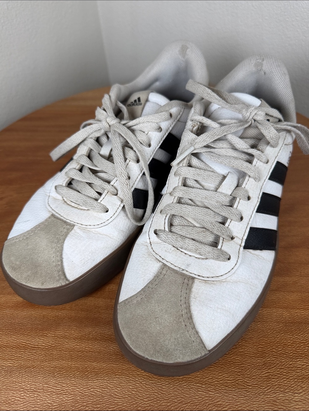 adidas Women’s VL Court 3.0 Sneaker White Black Gray Beat Up Size 7.5 - Picture 3 of 16